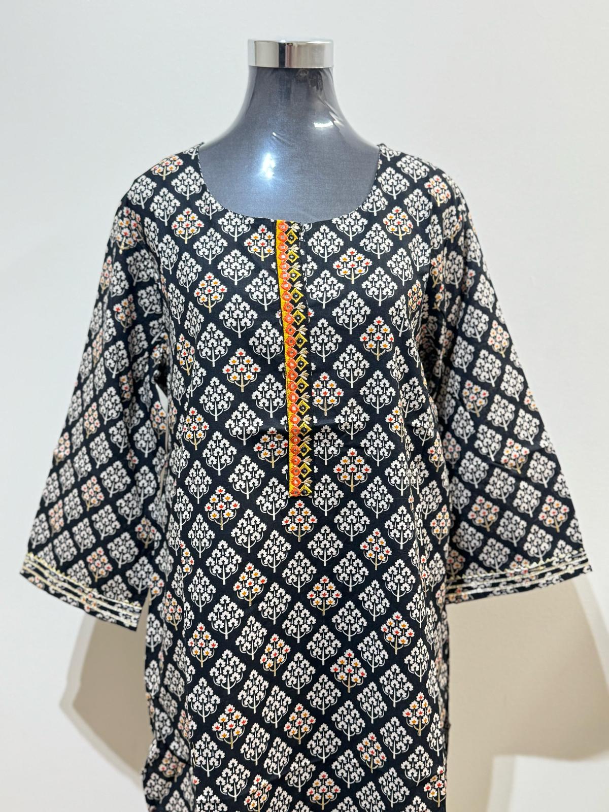 Vaanya Kurti
