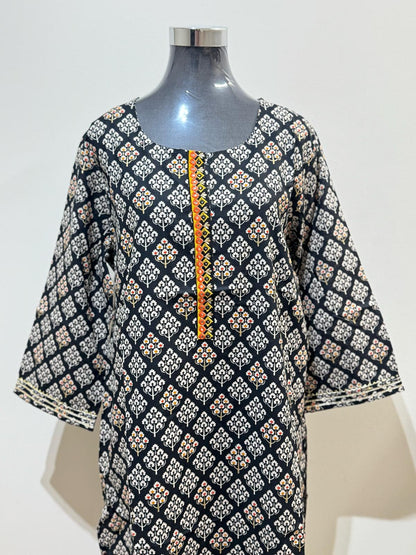 Vaanya Kurti