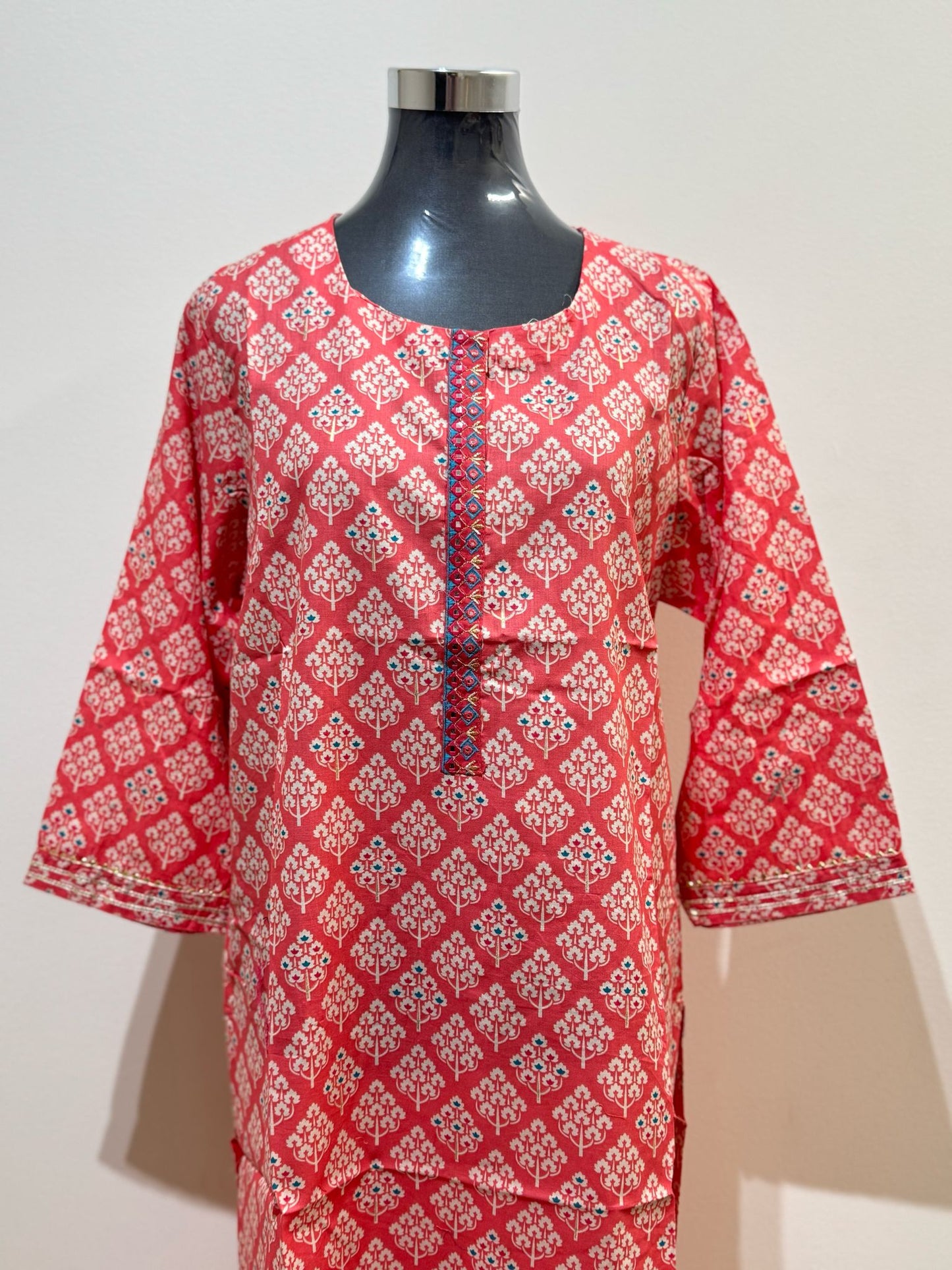 Amaira Kurti