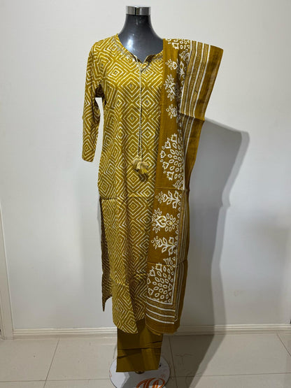 Kosha Suit Set